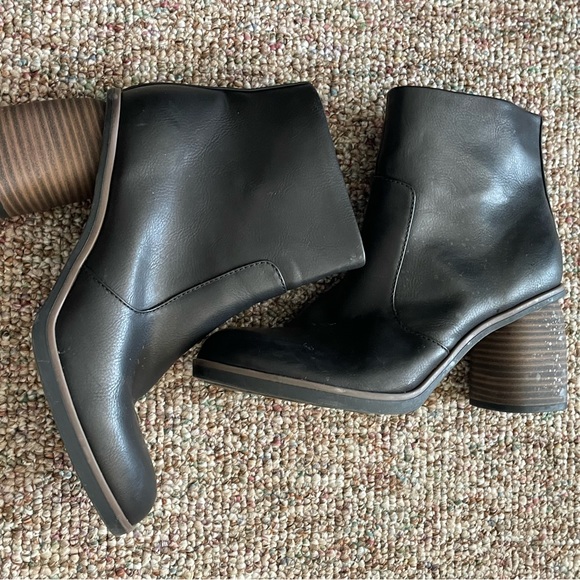 Black ankle boots - Picture 3 of 3